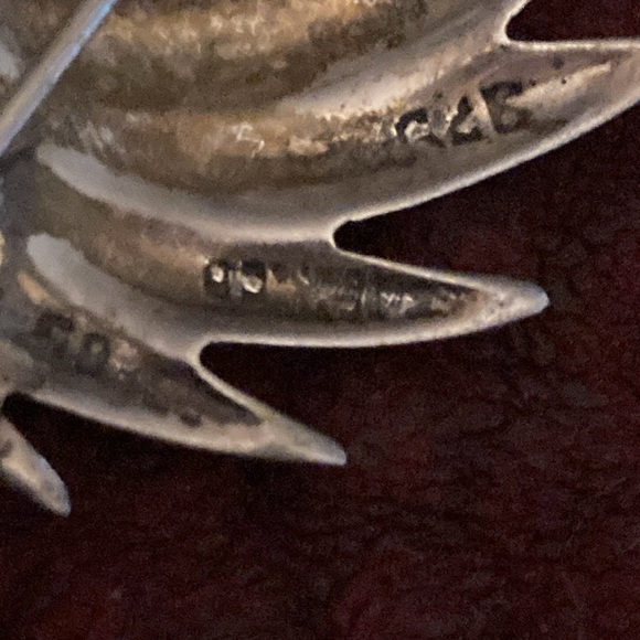 Pin from Mexico, vintage leaf or claw design - Picture 3 of 5